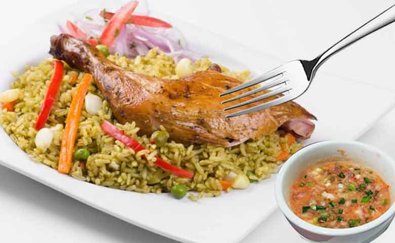 arroz con pollo peruano