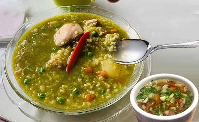 aguadito de pollo peruano